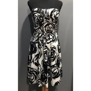WHBM strapless floral black white dress Sz 2